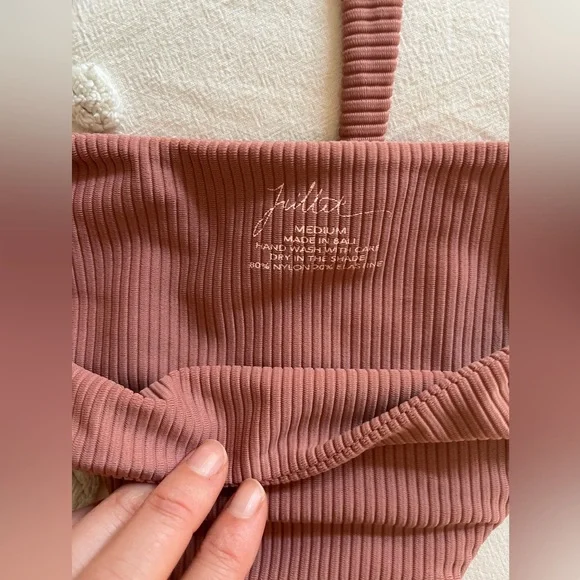 Juillet bikini - Picture 2 of 3